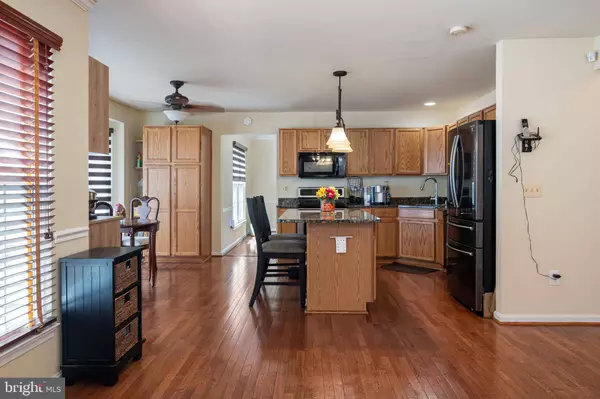 4941 FRISHMAN CT, Woodbridge, VA 22193