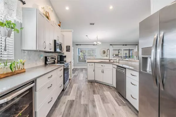 1640 NAVIGATOR LN, Tarpon Springs, FL 34689