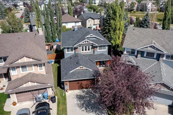 18 Chapman Heath SE, Calgary, AB T2X 3E5