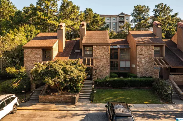 3033 CAHABA CLIFFS DRIVE #3033, Birmingham, AL 35243