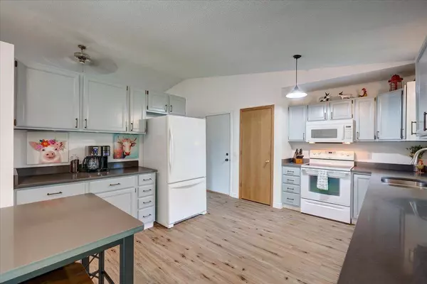 433 E Netherwood Street, Oregon, WI 53575