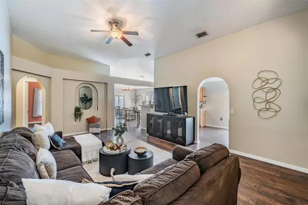 10402 FLY FISHING ST, Riverview, FL 33569