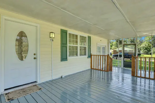 328 County Rd S-45-380, Kingstree, SC 29556