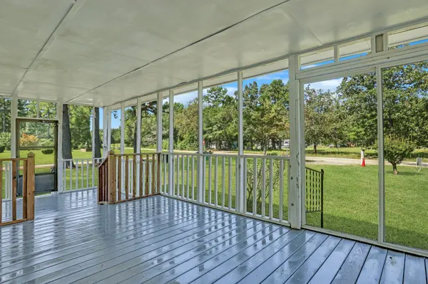 328 County Rd S-45-380, Kingstree, SC 29556