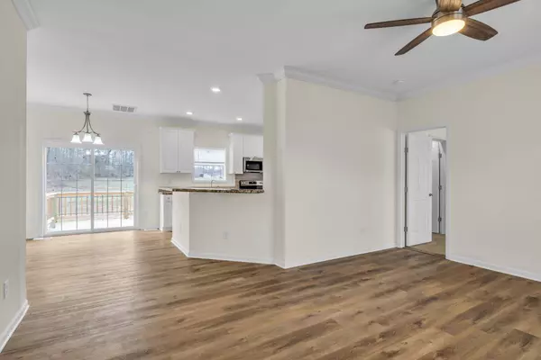 115 Waters Edge Dr, Spring City, TN 37381