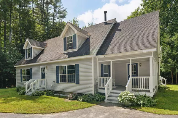60 Town Farm RD, Gray, ME 04039