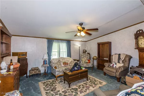 5725 Sherbourne DR SW, Canton, OH 44706