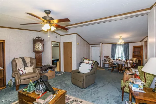 5725 Sherbourne DR SW, Canton, OH 44706