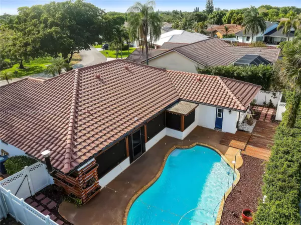 4029 NW 72nd Ave, Coral Springs, FL 33065