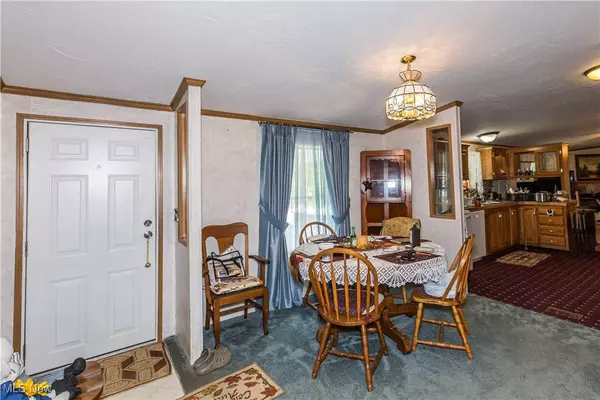 5725 Sherbourne DR SW, Canton, OH 44706