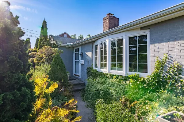 25 Elm Street, Old Saybrook, CT 06475