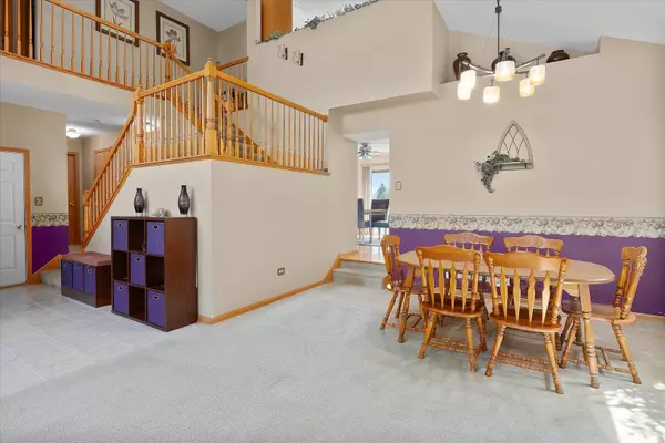 2718 Twin Falls DR, Plainfield, IL 60586