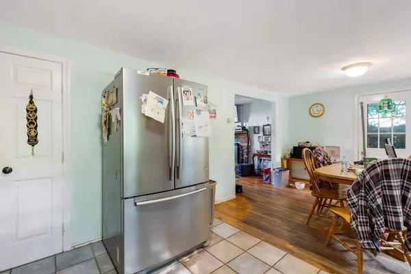 3-5 Dragon Court Cir, Woburn, MA 01801