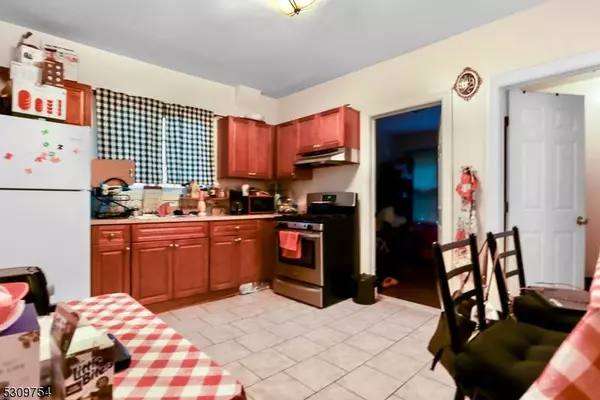 21 Lafayette St, West Orange Twp., NJ 07052