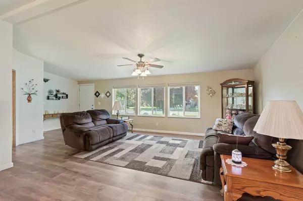 18303 E ALKI Ave, Greenacres, WA 99016