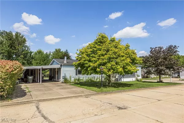 5725 Sherbourne DR SW, Canton, OH 44706