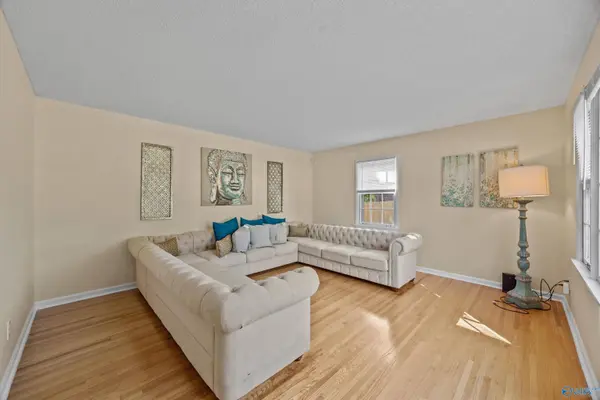 6502 Creighton Avenue NW, Huntsville, AL 35810