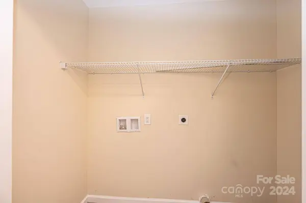 1614 Herbie CIR, Newton, NC 28658