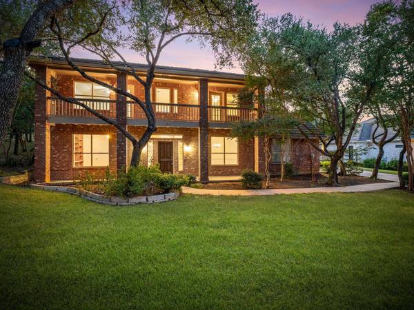 105 Royal Oak LN, Lakeway, TX 78734