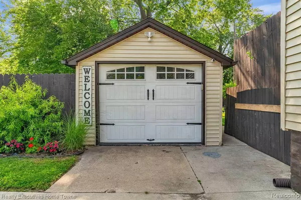 1319 19TH Street, Port Huron, MI 48060