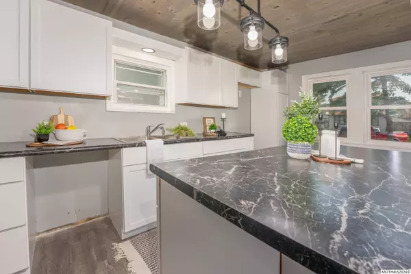 108 E Walnut ST, Manly, IA 50456