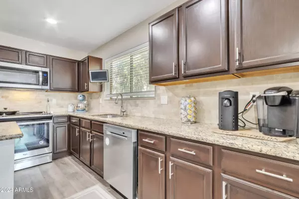 2816 W SANTA CRUZ Avenue, San Tan Valley, AZ 85144