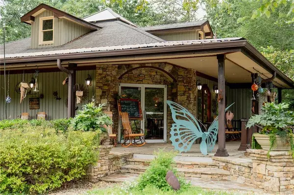 9975 BALL GROUND HWY, Ball Ground, GA 30107