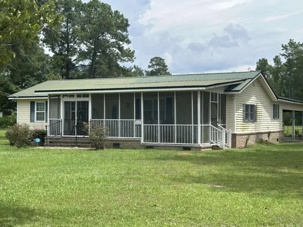 328 County Rd S-45-380, Kingstree, SC 29556