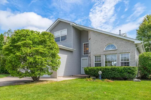 2718 Twin Falls DR, Plainfield, IL 60586