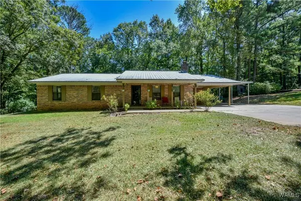 180 Rocky Ridge ST, Carrollton, AL 35447