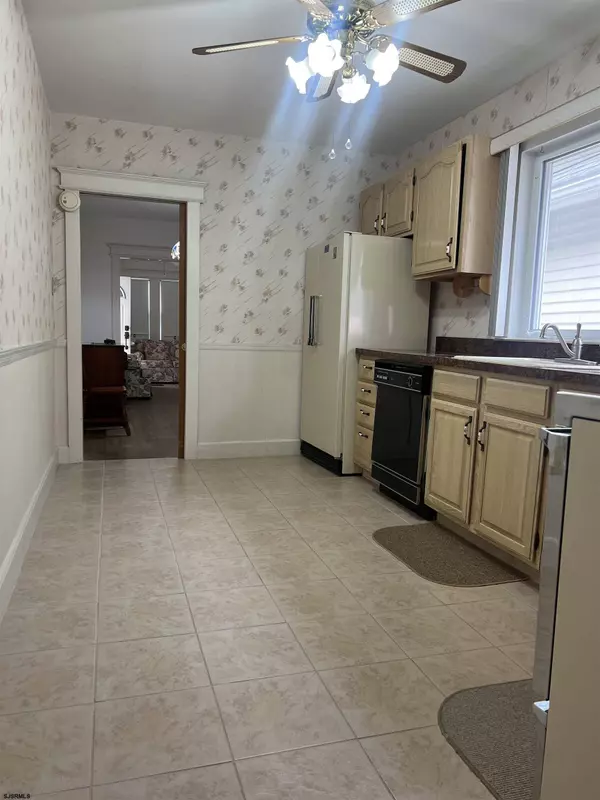 207 N Somerset Ave Ave, Ventnor, NJ 08406