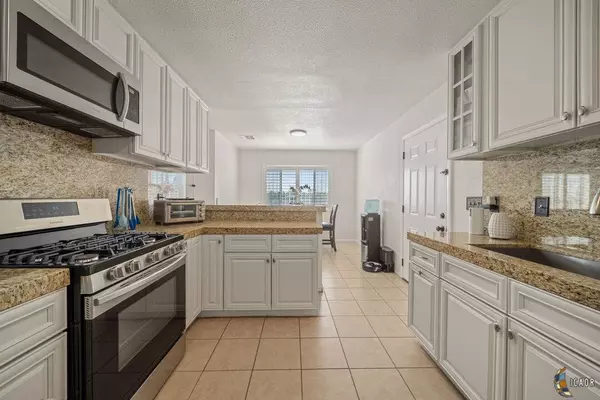 415 N H St, Westmorland, CA 92281