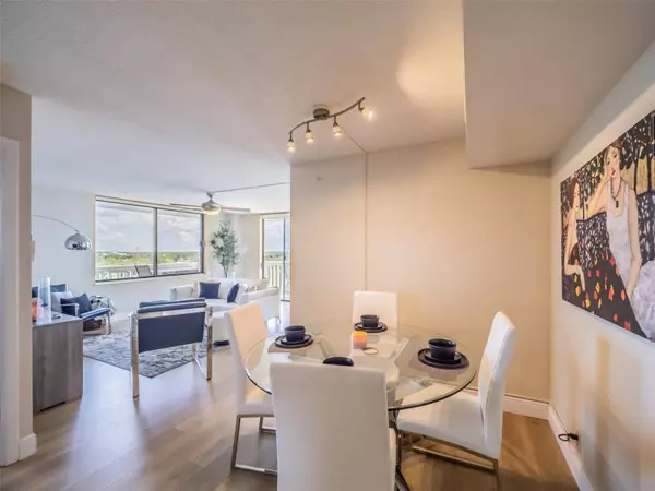 400 E COLONIAL DR #907, Orlando, FL 32803