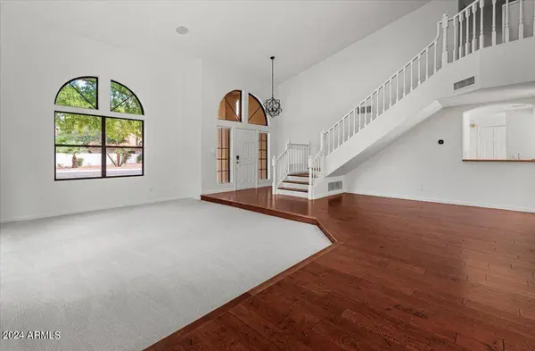 305 E VERA Lane, Tempe, AZ 85284