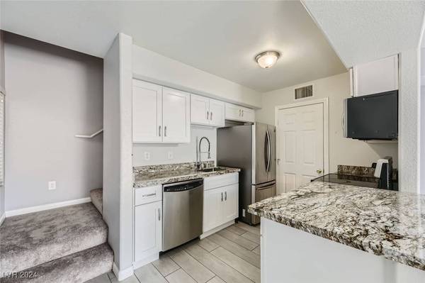 5185 Gray Lane #J, Las Vegas, NV 89119