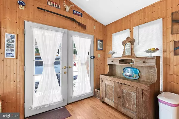 1095 FOREMAN LN, Winchester, VA 22603