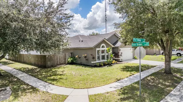 10402 FLY FISHING ST, Riverview, FL 33569