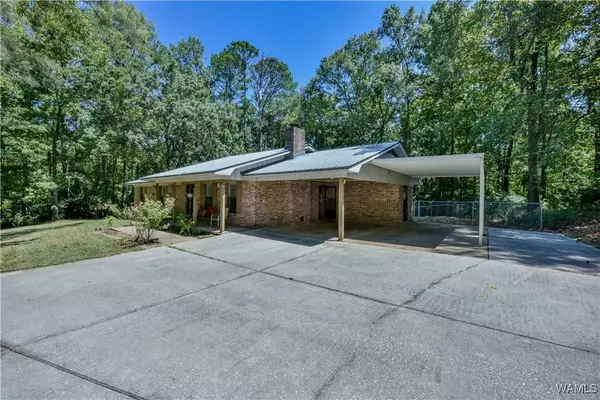 180 Rocky Ridge ST, Carrollton, AL 35447