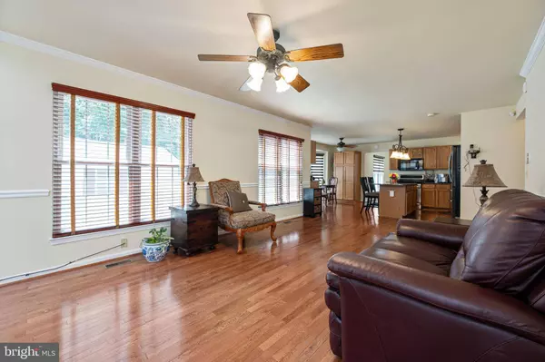 4941 FRISHMAN CT, Woodbridge, VA 22193