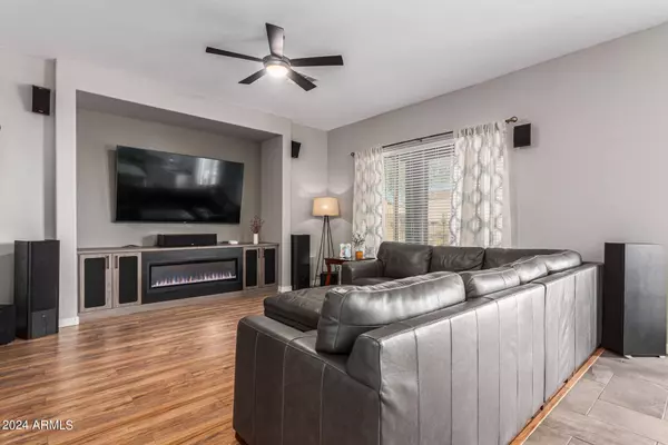 42405 N ACADIA Way, Anthem, AZ 85086