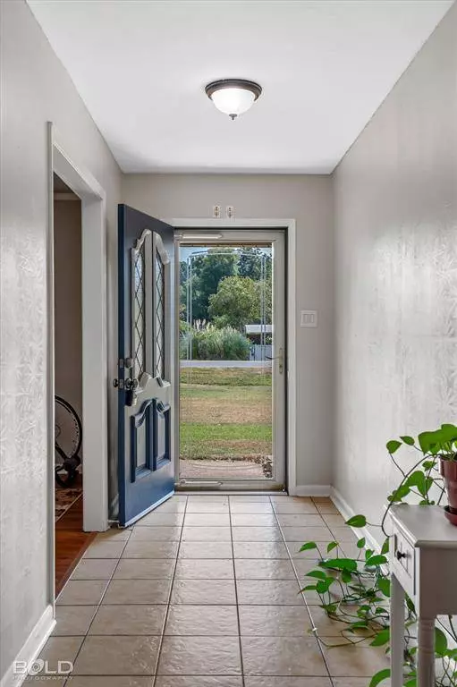 8801 Dogwood Trail, Haughton, LA 71037