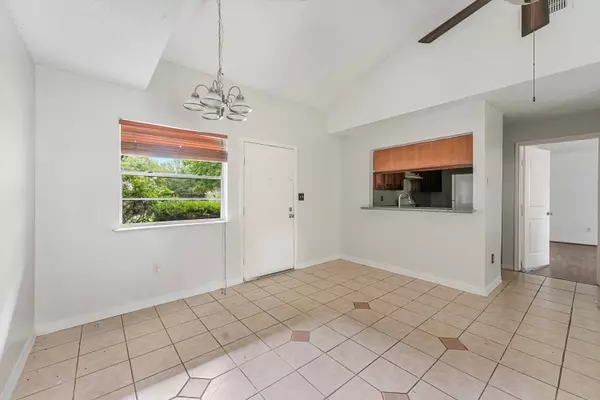 3301 Sussex Way, Friendswood, TX 77546-5674