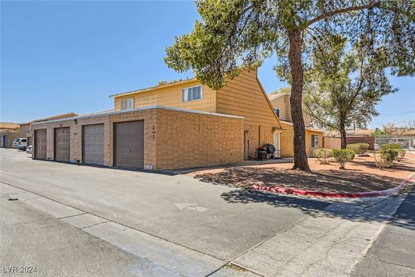 5185 Gray Lane #J, Las Vegas, NV 89119