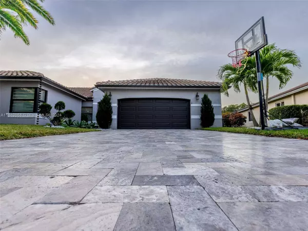 180 Montclaire Dr, Weston, FL 33326