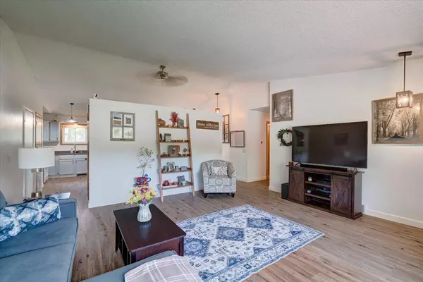 433 E Netherwood Street, Oregon, WI 53575