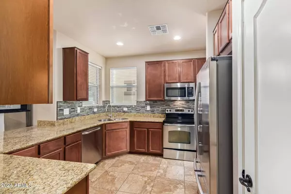 3832 E LESLIE Drive, Gilbert, AZ 85296