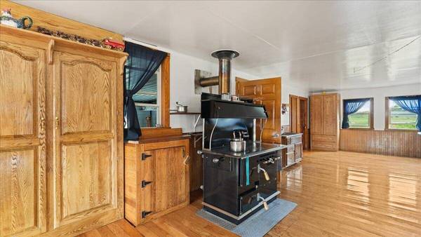 N16296 COUNTY ROAD C -, Franklin, WI 54659