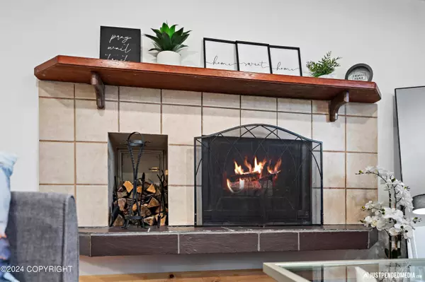 2050 Paxson DR, Anchorage, AK 99504