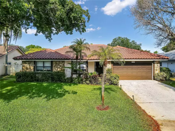 4029 NW 72nd Ave, Coral Springs, FL 33065