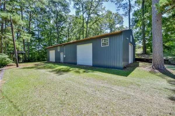 180 Rocky Ridge ST, Carrollton, AL 35447